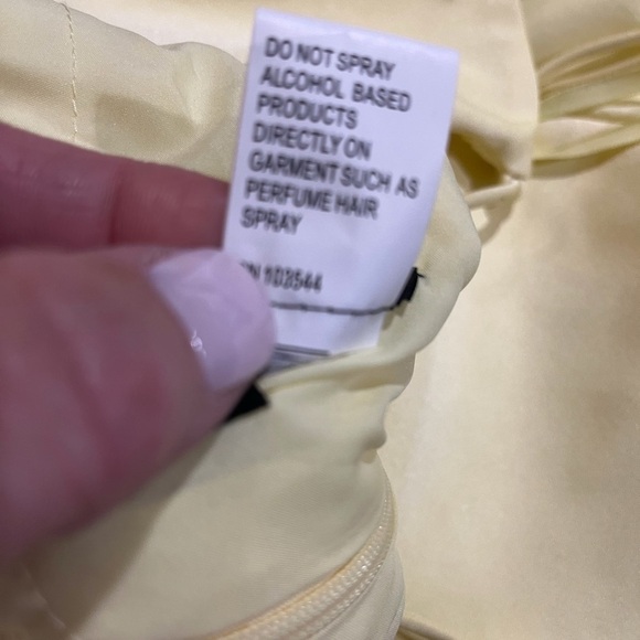 La Femme Flutter Slit Trumpet Gown Pale Yellow Size 12 Open Tie Back Prom - Picture 8 of 8